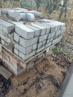 Dlažební betonové kostky / zámková dlažba přírodní 20x10x8cm - 6