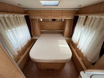 Karavan TEC Travel King 490, předstan, královská postel - 6