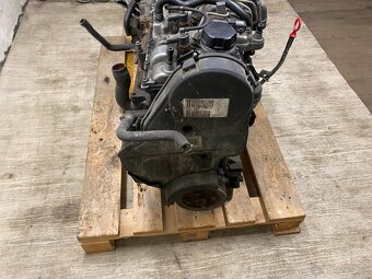 VOLVO - MOTOR 2.4D 96KW D5244T2 najeto 290 000KM - 6