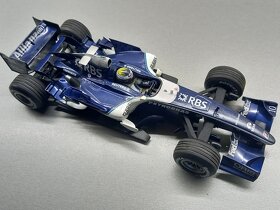 F1 WILLIAMS COSWORTH FW28 NICO ROSBERG HOTWHEELS 1:18 - 6