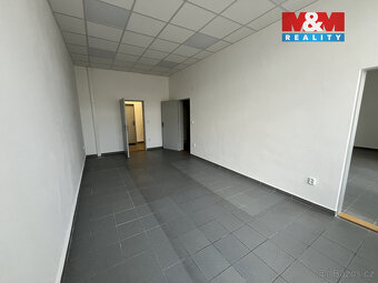 Pronájem kancelářského prostoru,61m², Třinec, ul.nám.Svobody - 6
