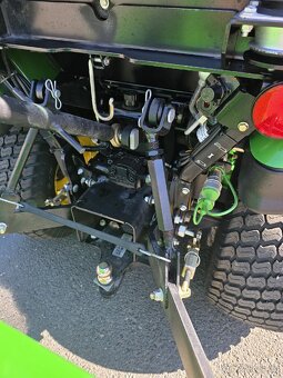 John Deere 1026R – čelní nakladač + sekačka, 95 mth - 6