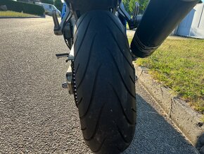 Kawasaki Ninja ZX9R - 6