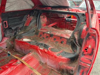 BMW E36 Coupe karoserie - 6