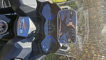 Kymco AK 550 - 6