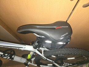 Kolo Author Egoist rám 17,5 - výbava Shimano - 6