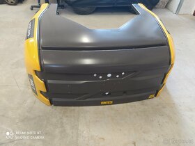 Kapota na Volvo L30G - 6