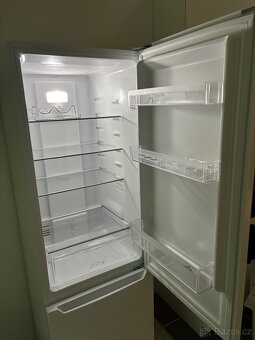 Lednice s mrazákem ETA 275090000E – jako nová - 6