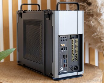 MINI HERNÍ PC - Core i7-9700K / 16GB / RTX 2080 / 1TB SSD - 6