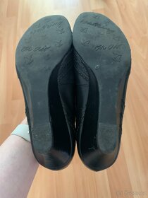 Černé lodičky na klínku Caprice vel. 36 - 6