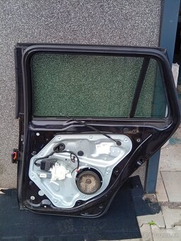 Prodám 4x ustrojené dveře na Volkswagen golf 5 , variant - 6