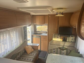 OBYTNÉ AUTO BURSTNER - ZIMNÍ VERZE AUTA , KRÁSNÝ STAV - 6