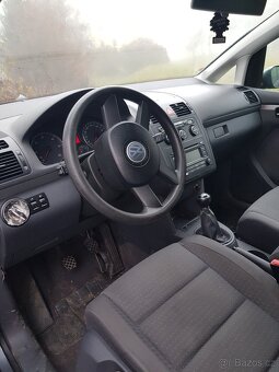 Prodám VOLKSWAGEN TOURAN 1.9 TDI R.V.2006 - 6