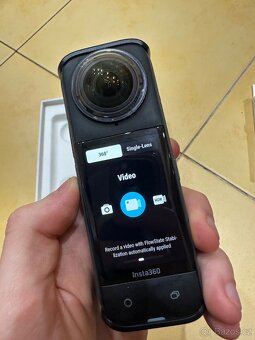 Insta360 X4 – kompletní výbava, 256GB SD karta, nabíjecí sta - 6