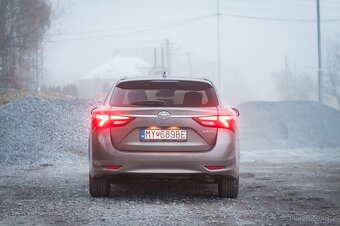 TOYOTA AVENSIS Combi 2.0 105kW 2017 - 6