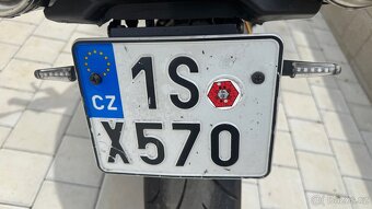 Suzuki GSR 600 - 6