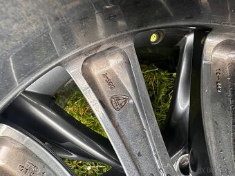 Tesla R21 - 6