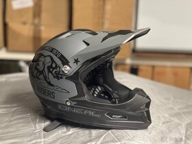 Zánovní Helma O´Neal Fury California černá/šedá Velikost: S - 6