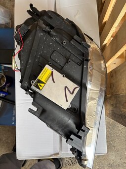 Přední světla BMW E60/E61 D2S CCFL - 6