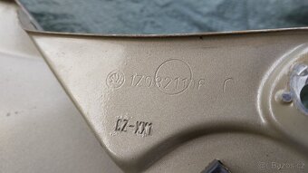 Škoda Octavia 2  - Blatník PP zlatá LF1U - 6