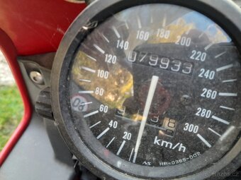 Honda FireBlade CBR 900 SC33 - 6