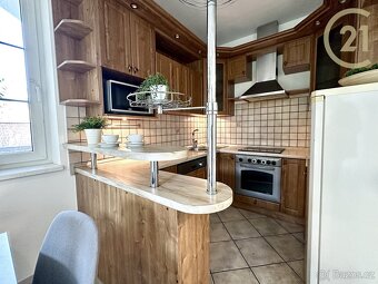 Rodinný dům v Chomoutově u Olomouce s krbem a prosklenou ... - 6