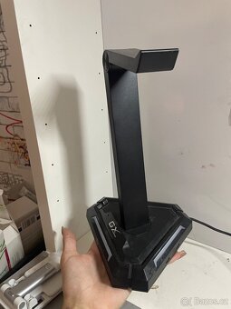 Počítač s monitorem - 6