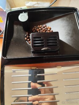 Prodám automatický kávovar DeLonghi ecam 23.123 b - 6