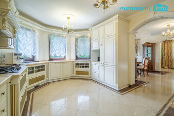 Prodej, rodinný dům, 314 m2, Karlovy Vary - Mezirolí - 6