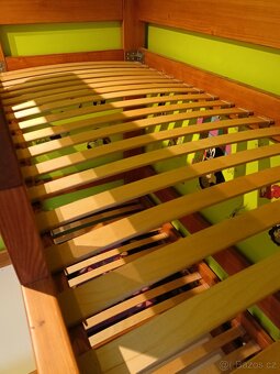 Dvoupatrová postel z masivu - 6