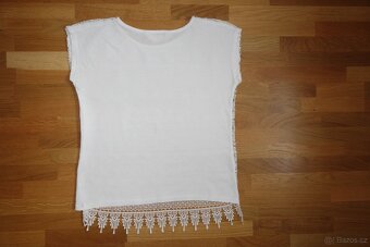 Bílá dívčí krajková halenka/tričko vel.122/128 - 6
