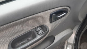 Renault Scenic 1,6i 79kW 2003 - jen díly - 6