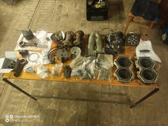 Díly na lodní motor Johnson V4 90-140 hp - 6
