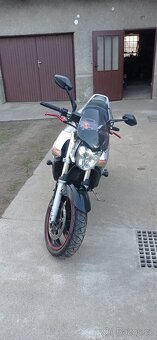 Suzuki GSR600 - 6