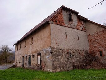 Prodej rodinného domu před rekonstrukcí v obci Víska, s poze - 6