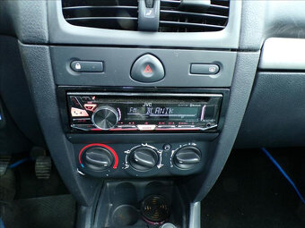 Renault Clio 1,2 i - HNED ODJÍŽDÍTE - 6