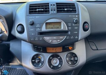 Toyota Rav4 2.0 VVT-i Automat 4x4 benzín automat 112 kw - 6