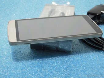 LG L Bello (D331) Zlatý 5“ IPS 854x480 8GB Android 4.4 - 6