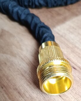 Smršťovací nepoužitá zahradní hadice černá 10m, mosaz 1" - 6