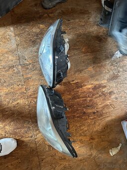 Prodám díly, světla, sedačky a plasty na Mercedes Vito w639 - 6