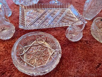 Sklo, porcelán a čajové sety z pozůstalosti - 6