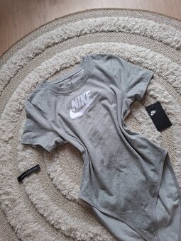 Šedé body Nike - 6