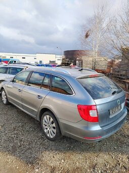 Škoda Superb 2 2.0 103kw CFF rv 2011 kombi - 6