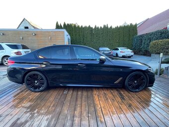 BMW M550i xDrive - 6