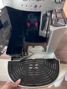 Delonghi Magnifica ESAM 4200.S - 6