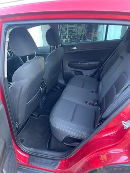 Kia SPORTAGE červená-metalíza 1.7 CRDi 4x2 104kw (2017) - 6