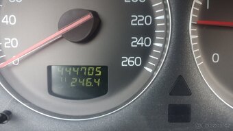 Volvo XC90 D5 120 kW. Automat. 7 míst. - 6