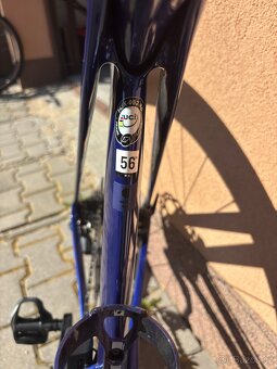 Prodám Trek Madone SL 6 Di2 Gen 6 Hex Blue vel. 56 - 6