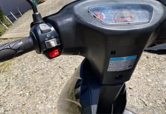 Skútr 50cc 2t - 6