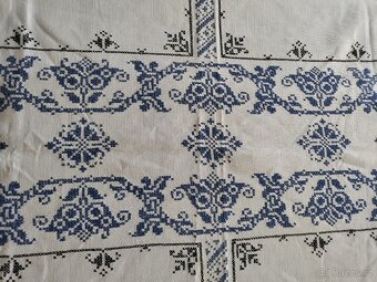 Lněný ubrus ručně vyšívány - 6